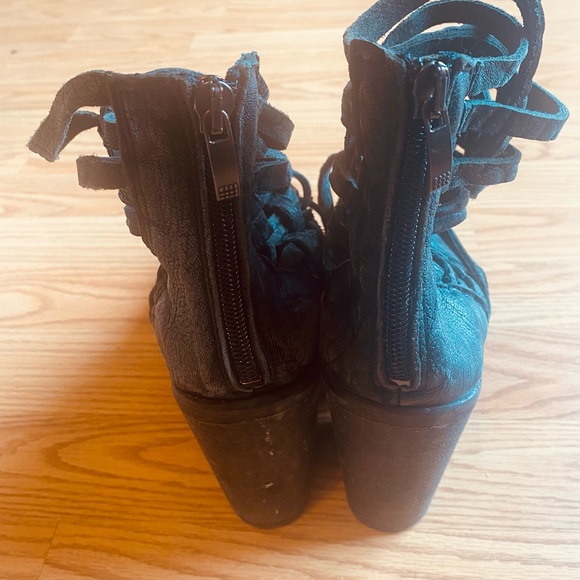 FP charcoal black snakeskin pattern boots sz 37 - Picture 3 of 4